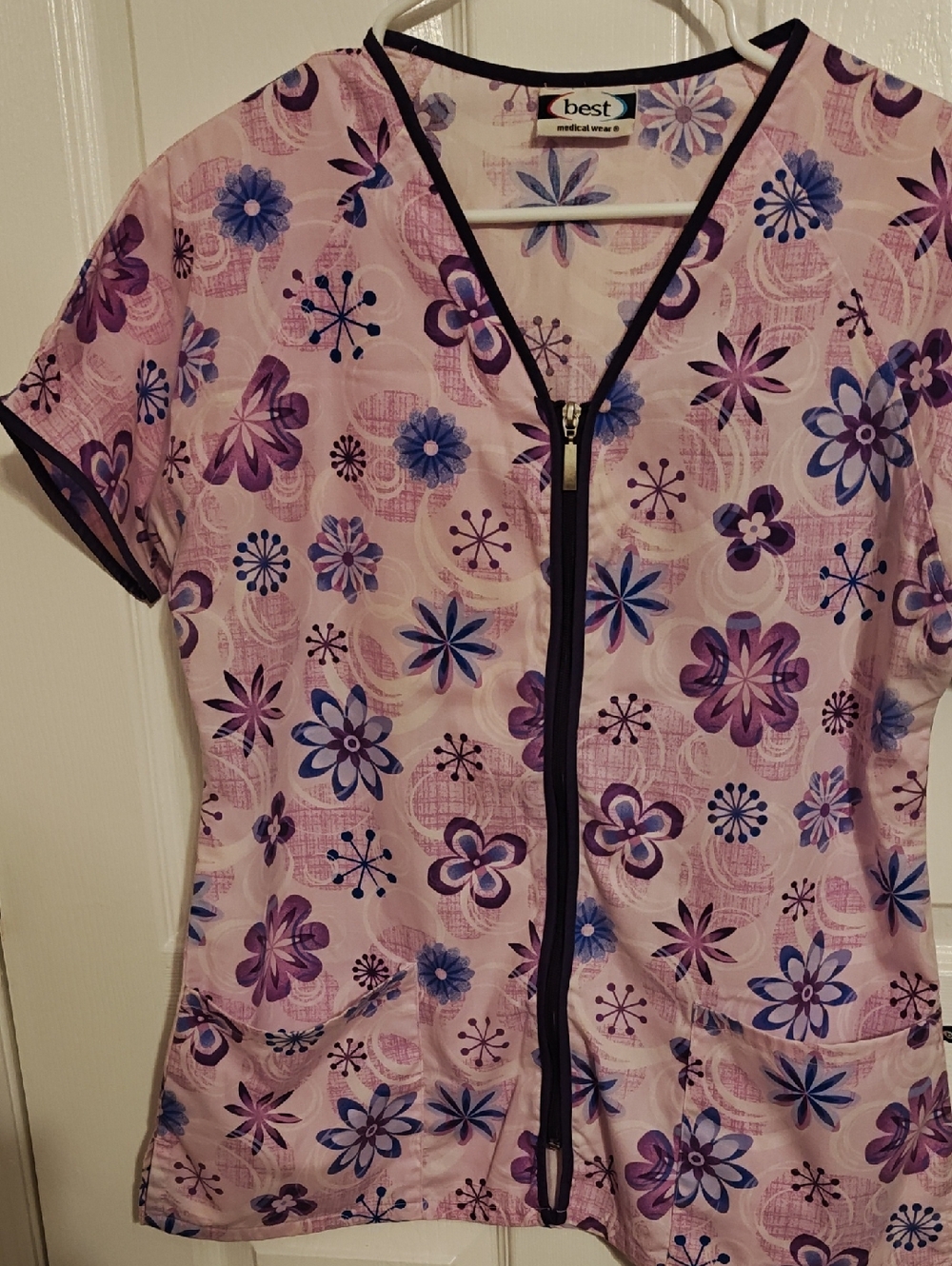 Best Medical Wear Pink & Purple Floral Zip Front Scrub Top